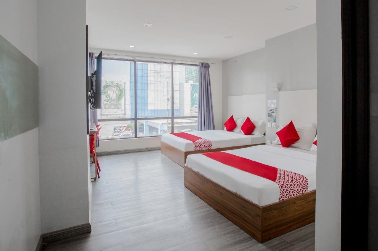 Oyo 666 Mc Hotel Fairview 奎松市 外观 照片