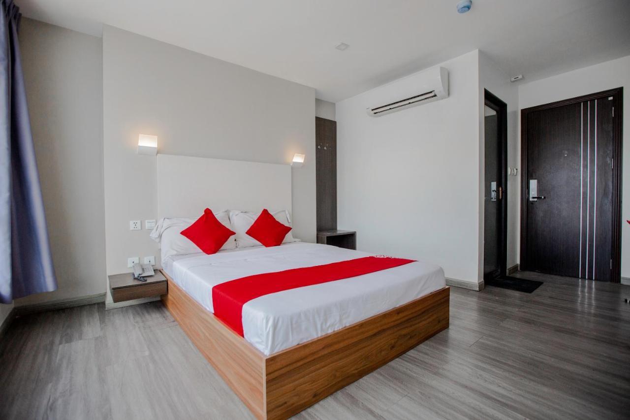 Oyo 666 Mc Hotel Fairview 奎松市 外观 照片