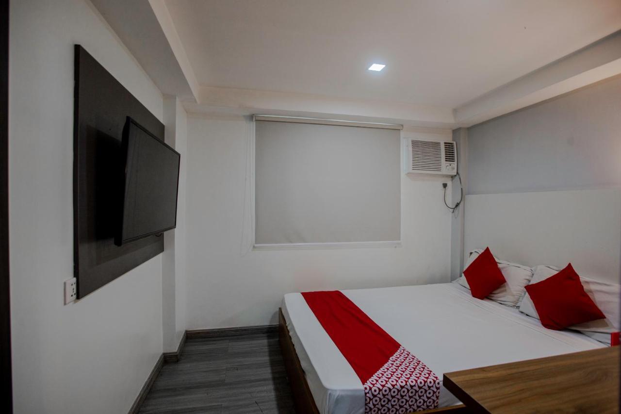 Oyo 666 Mc Hotel Fairview 奎松市 外观 照片
