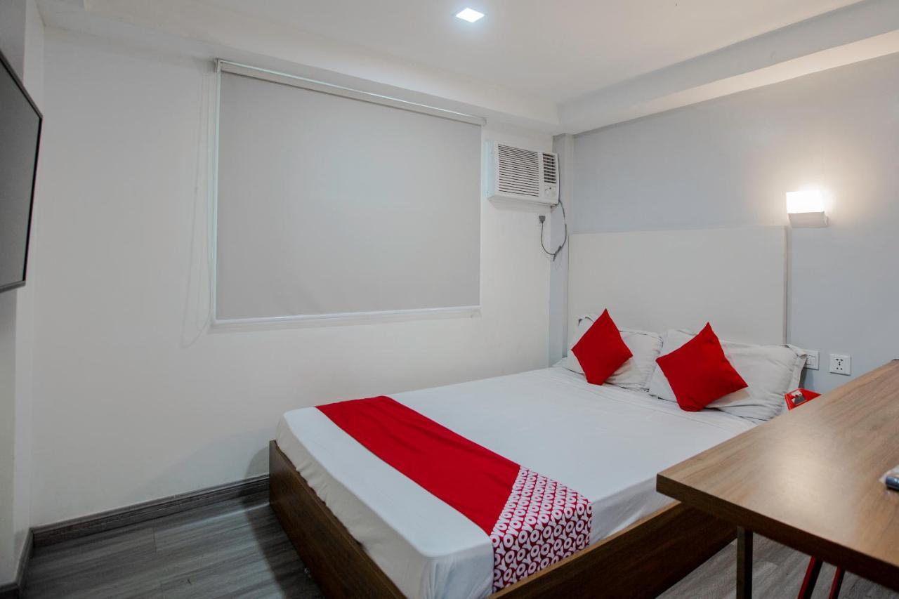 Oyo 666 Mc Hotel Fairview 奎松市 外观 照片