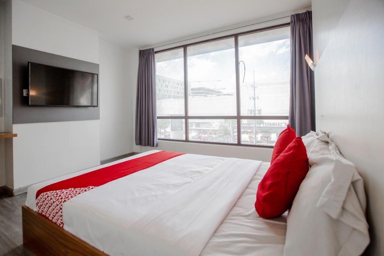 Oyo 666 Mc Hotel Fairview 奎松市 外观 照片