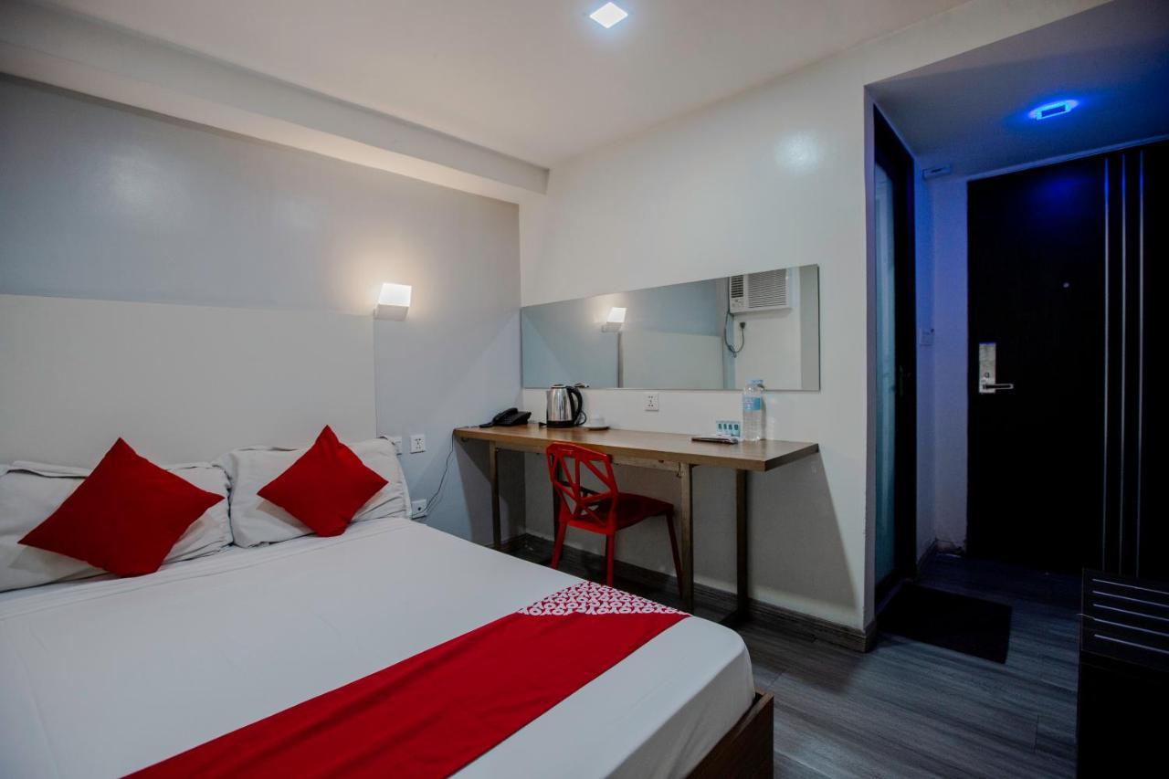 Oyo 666 Mc Hotel Fairview 奎松市 外观 照片