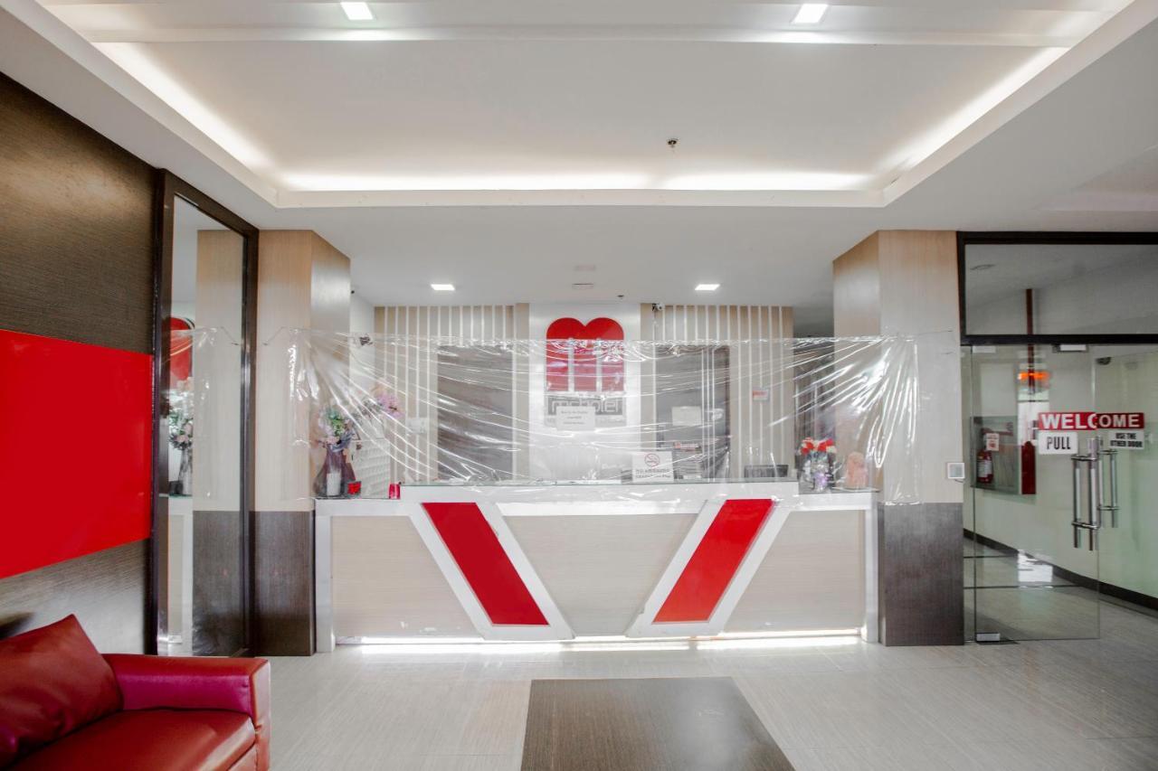 Oyo 666 Mc Hotel Fairview 奎松市 外观 照片